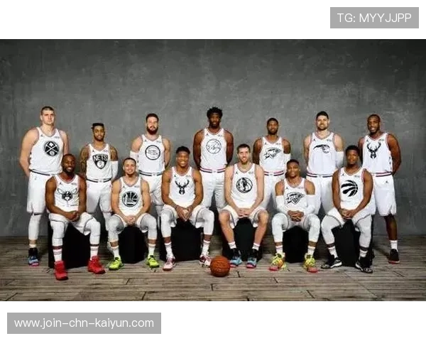 字母哥被邀请到高校演讲，分享成长故事引学生泪目